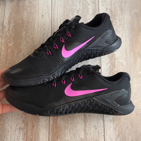 nike metcon 4 black and pink